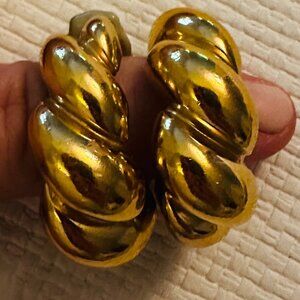 Vintage Signed Ciner Gold Chunky Hoops
